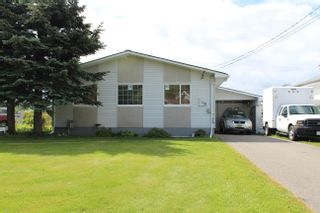 Photo 1: 31 KERRY Crescent in Mackenzie: Mackenzie -Town House for sale : MLS®# R2708199