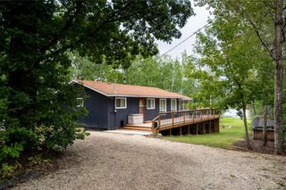 Photo 1: Cottage in Lac Du Bonnet: House for sale (Lac Du Bonnet RM) 