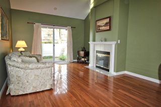 Photo 2: 1201 21937 48 Avenue in Langley: Murrayville Townhouse for sale in "Orangewood" : MLS®# R2322838