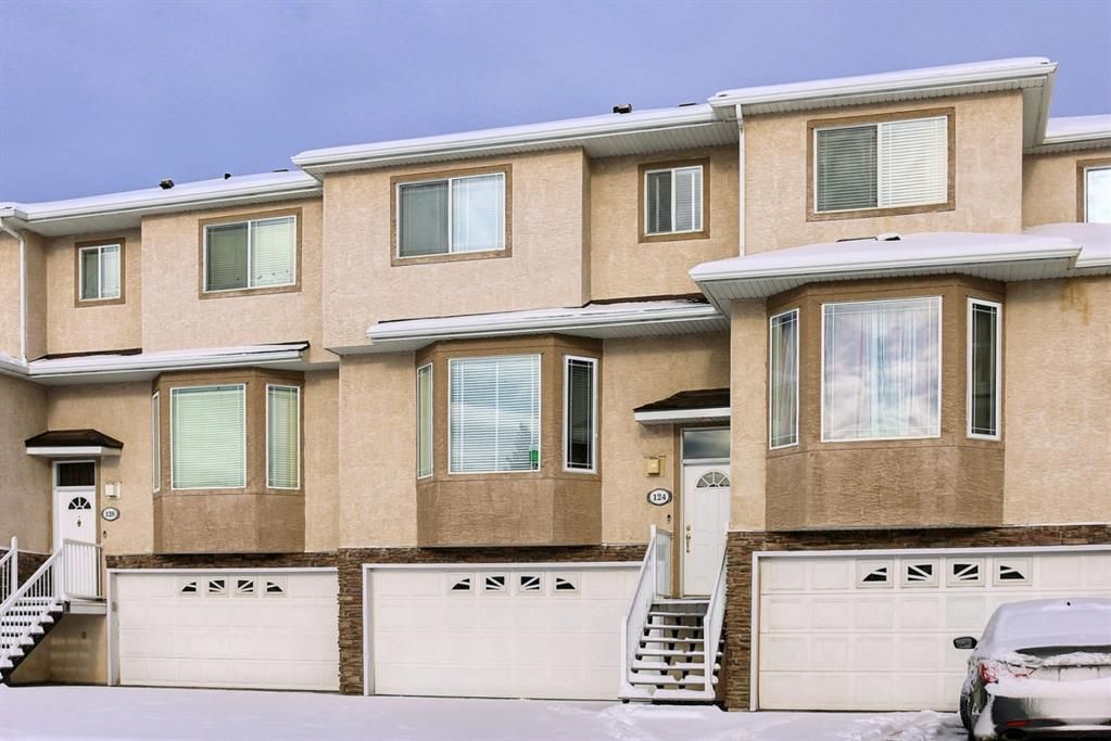 Main Photo: 124 Country Hills Gardens NW in Calgary: Country Hills Row/Townhouse for sale : MLS®# A1182023
