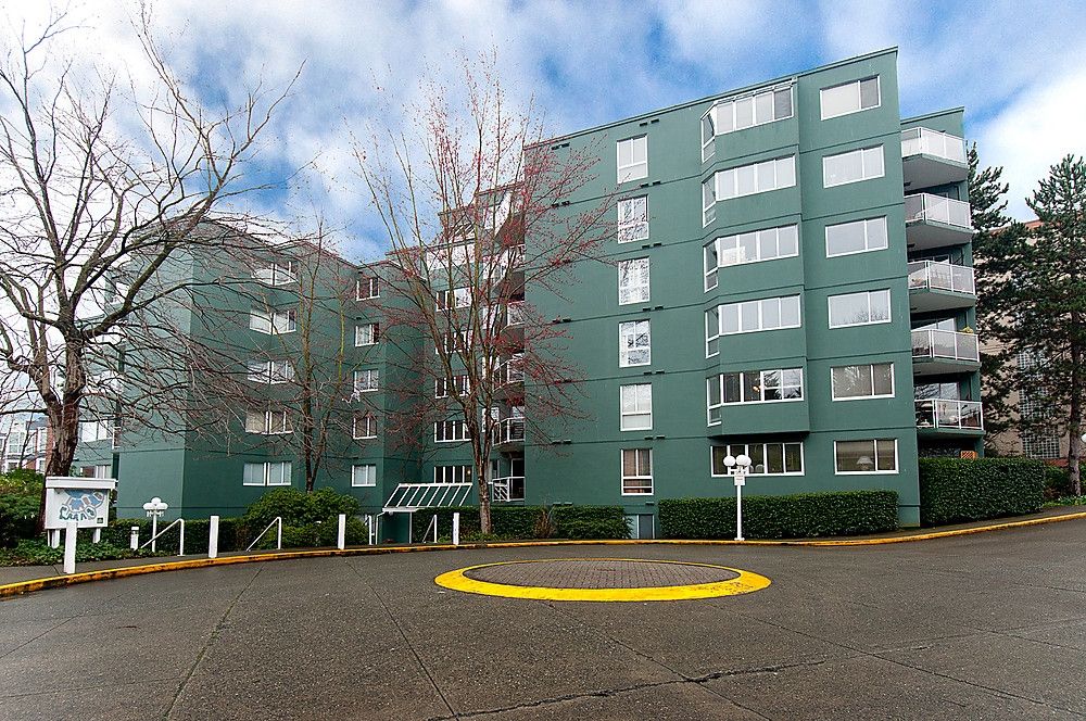 Main Photo: 104 1508 MARINER'S Walk in Vancouver: False Creek Condo for sale (Vancouver West)  : MLS®# V877552