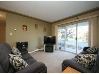 Photo 8: 107 33401 MAYFAIR Avenue in Abbotsford: Central Abbotsford Condo for sale in "MAYFAIR GARDENS" : MLS®# F1402599
