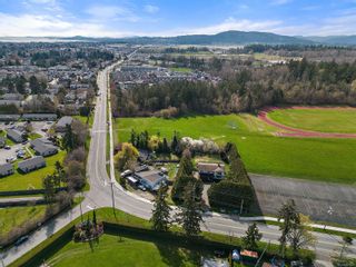 Photo 5: 10622 McDonald Park Rd in North Saanich: NS McDonald Park Multi Family for sale : MLS®# 957908