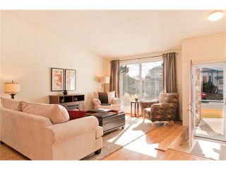 Photo 3: 28 SHAWCLIFFE Circle SW in Calgary: Shawnessy House for sale : MLS®# C4055975