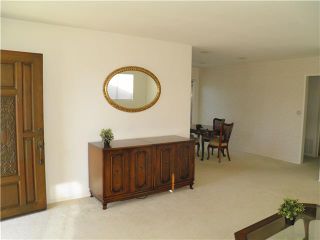 Photo 3: CLAIREMONT House for sale : 3 bedrooms : 4965 Gallatin in San Diego