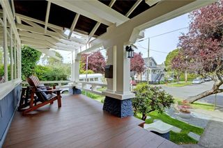 Photo 2: 235 Howe St in Victoria: Vi Fairfield West House for sale : MLS®# 796825