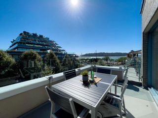 Main Photo: 303 1406 MARINE Drive in West Vancouver: Ambleside Condo for sale in "Park West" : MLS®# R2723395