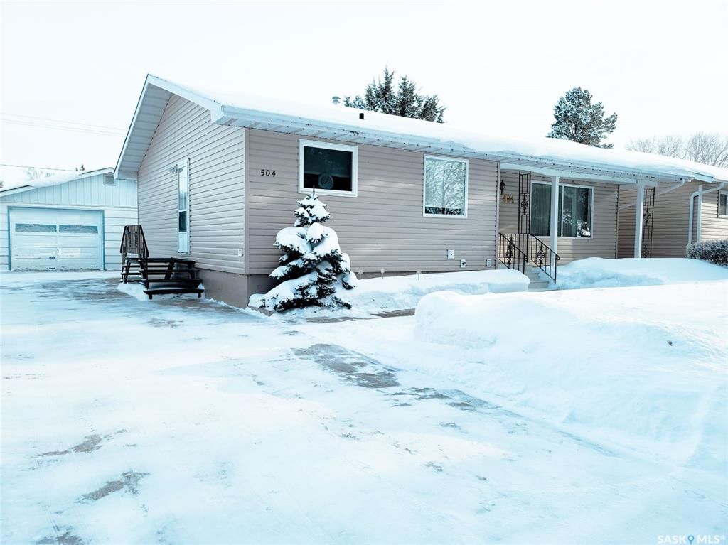 Main Photo: 504 7th Avenue in Cudworth: Residential for sale : MLS®# SK917284