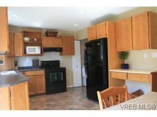Photo 7: 688 Hoylake Ave in VICTORIA: La Thetis Heights Half Duplex for sale (Langford)  : MLS®# 541442