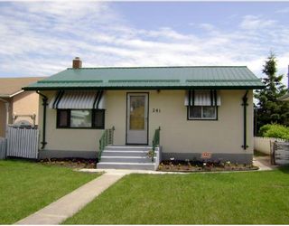 Photo 1: 241 GATEWAY Road in WINNIPEG: East Kildonan Residential for sale (North East Winnipeg)  : MLS®# 2912436
