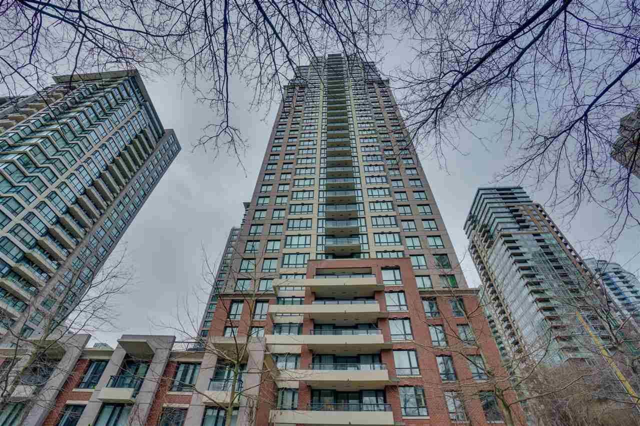 Main Photo: 906 909 MAINLAND Street in Vancouver: Yaletown Condo for sale in "YALETOWN PARK" (Vancouver West)  : MLS®# R2492754