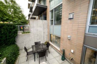 Photo 3: TH4 1288 CHESTERFIELD Avenue in North Vancouver: Central Lonsdale Townhouse for sale in "ALINA" : MLS®# R2204049