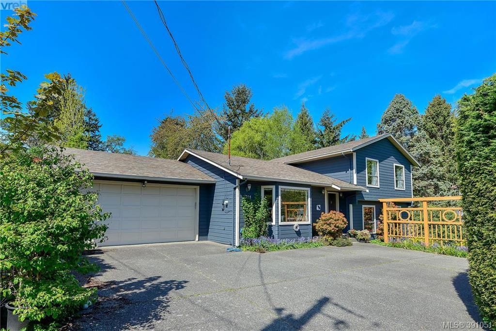 Main Photo: 3714 Blenkinsop Rd in VICTORIA: SE Maplewood House for sale (Saanich East)  : MLS®# 786001