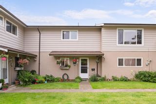 Photo 2: 18 7675 East Saanich Rd in Central Saanich: CS Saanichton Row/Townhouse for sale : MLS®# 907531