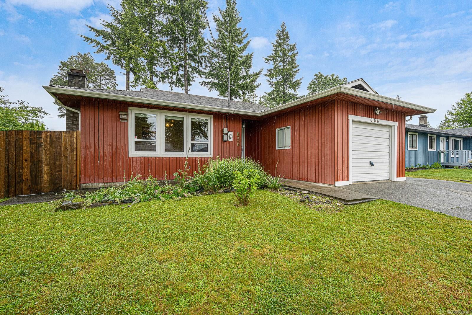 Main Photo: 656 Robron Rd in Campbell River: CR Campbell River Central House for sale : MLS®# 908427