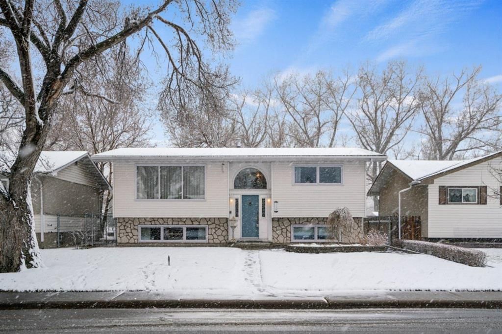 Main Photo: 7119 20 Street SE in Calgary: Ogden Detached for sale : MLS®# A1208140