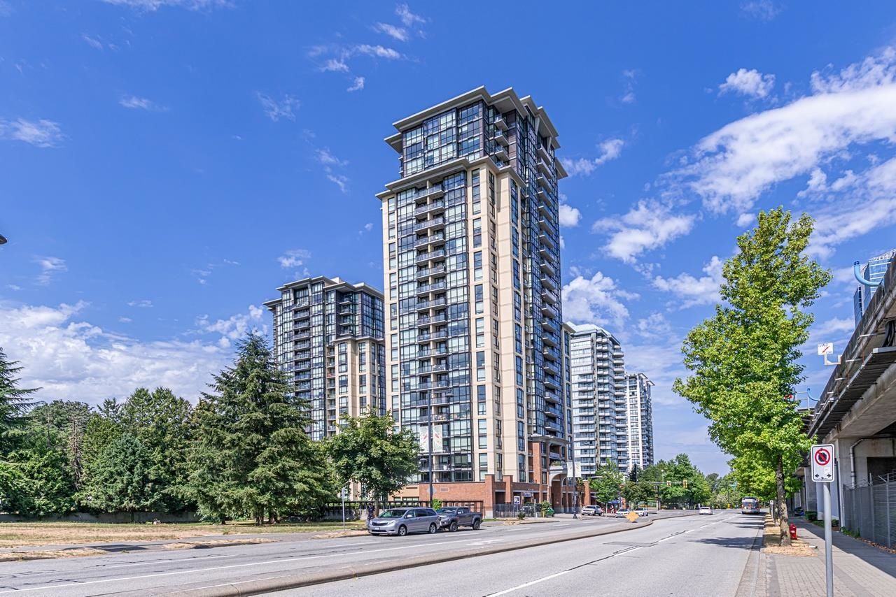 Main Photo: 1402 10777 UNIVERSITY Drive in Surrey: Whalley Condo for sale in "City Point" (North Surrey)  : MLS®# R2747109