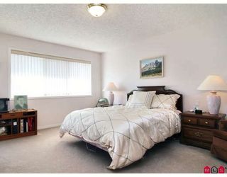 Photo 6: 146 4001 OLD CLAYBURN Road in Abbotsford: Abbotsford East Townhouse for sale in "CEDAR SPRINGS" : MLS®# F2827073