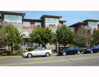 Photo 1: 302 3161 W 4TH Avenue in Vancouver: Kitsilano Condo for sale in "BRIDGEWATER" (Vancouver West)  : MLS®# V780181