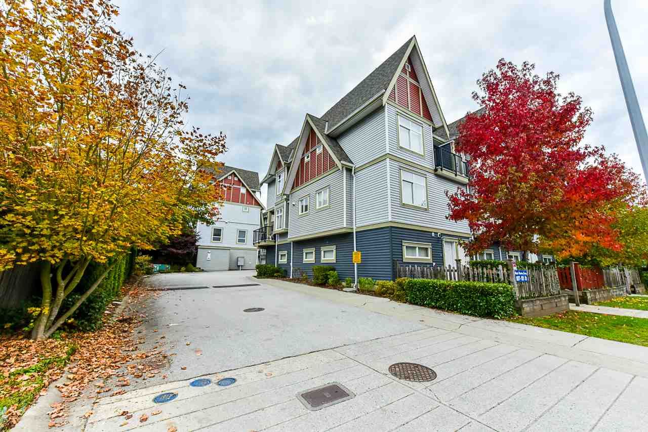 Main Photo: 21 9277 121 Street in Surrey: Queen Mary Park Surrey Townhouse for sale : MLS®# R2469197