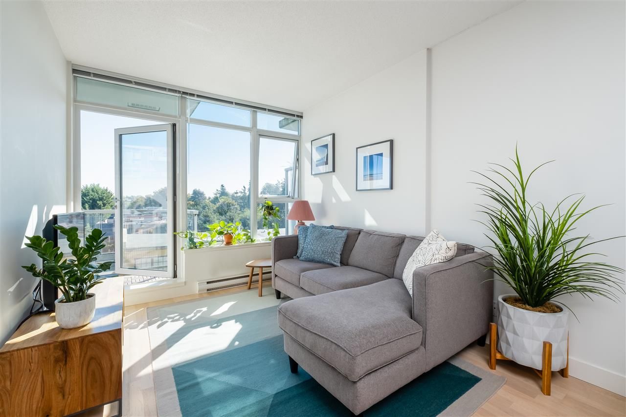 Main Photo: 613 251 E 7TH Avenue in Vancouver: Mount Pleasant VE Condo for sale in "DISTRICT" (Vancouver East)  : MLS®# R2498216