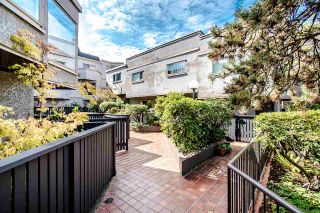 Photo 3: 61 870 W 7TH Avenue in Vancouver: Fairview VW Townhouse for sale in "LAUREL COURT" (Vancouver West)  : MLS®# R2426624