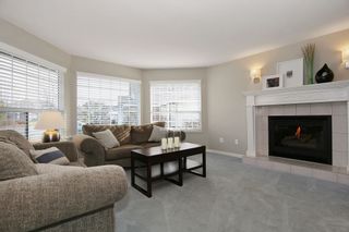 Photo 3: 6135 185A Street in Surrey: Cloverdale BC House for sale in "EAGLE CREST" (Cloverdale)  : MLS®# F1402366