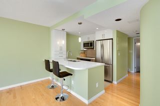 Photo 8: 401 1406 HARWOOD Street in Vancouver: West End VW Condo for sale in "JULIA COURT" (Vancouver West)  : MLS®# R2568055