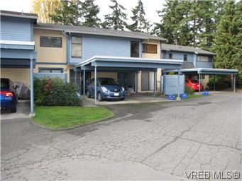 Main Photo: 539 Carnation Pl in VICTORIA: SW Tillicum Row/Townhouse for sale (Saanich West)  : MLS®# 588888