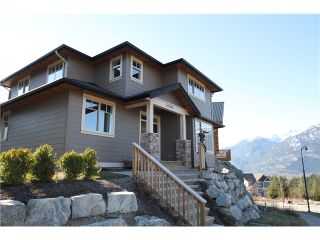 Photo 1: 40880 THE CRESCENT in Squamish: Garibaldi Highlands House for sale in "UNIVERSITY HEIGHTS" : MLS®# V978281