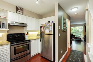 Photo 6: 43 1561 BOOTH Avenue in Coquitlam: Maillardville Townhouse for sale in "THE COURCELLES" : MLS®# R2297368