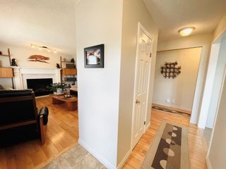 Photo 3: 909 17 Street SE: High River Detached for sale : MLS®# A2039460