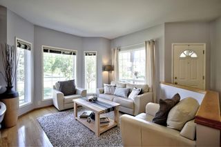 Photo 7: 140 Mt Selkirk Close SE in Calgary: McKenzie Lake Detached for sale : MLS®# A1246475