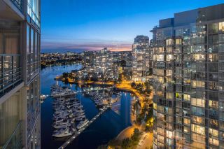 Photo 20: 2601 1033 MARINASIDE Crescent in Vancouver: Yaletown Condo for sale in "QUAYWEST" (Vancouver West)  : MLS®# R2505008
