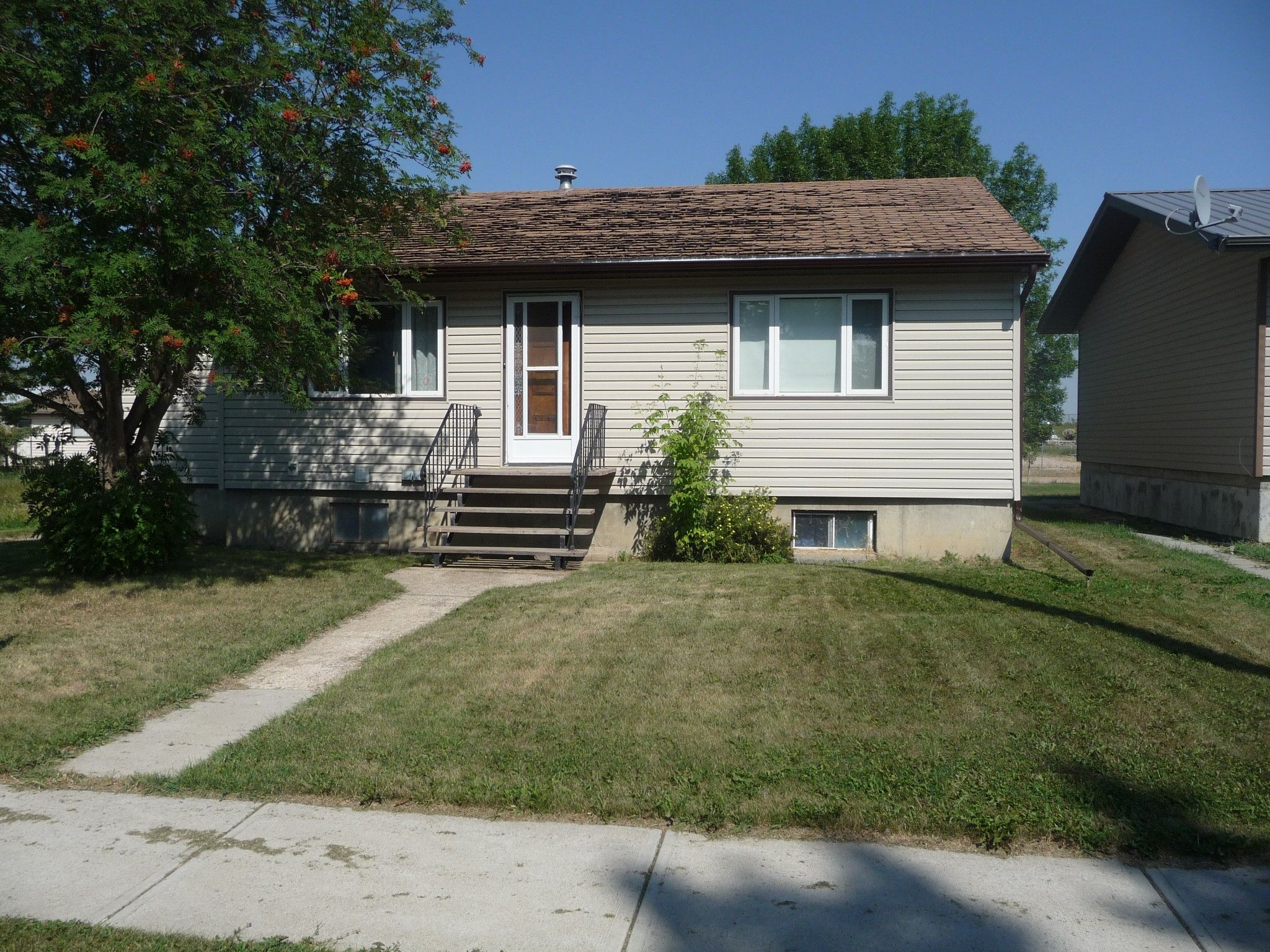 Main Photo: 4920-56 Ave. in Viking: House for sale