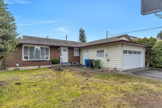 Photo 3: 33490 KIRK Avenue in Abbotsford: Poplar House for sale : MLS®# R2853512