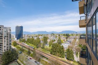 Photo 13: 1806 5288 MELBOURNE Street in Vancouver: Collingwood VE Condo for sale in "EMERALD PARK PLACE- PARK PLACE TOWER" (Vancouver East)  : MLS®# R2775798