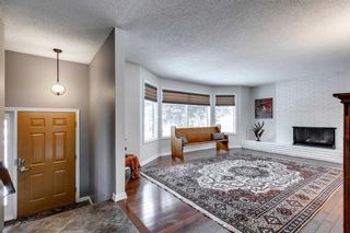 Photo 4: 4712 Charleswood Drive NW in Calgary: Charleswood Detached for sale : MLS®# A2106324