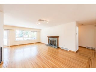 Photo 3: 2140 GREYLYNN Crescent in North Vancouver: Westlynn House for sale in "RS3" : MLS®# R2242948