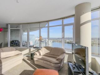 Photo 4: 2501 888 CARNARVON Street in New Westminster: Downtown NW Condo for sale in "MARINUS" : MLS®# R2115352