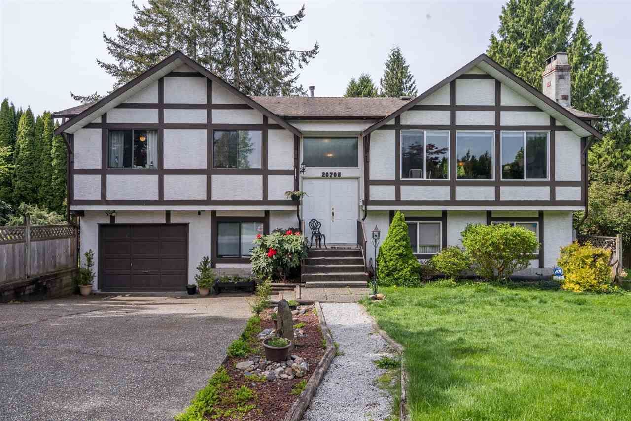 Main Photo: 20705 47A Avenue in Langley: Langley City House for sale : MLS®# R2574579