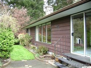 Photo 3: 2505 Arbutus Rd in VICTORIA: SE Cadboro Bay House for sale (Saanich East)  : MLS®# 568551