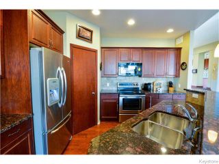 Photo 4: 35 Edenwood Place in Winnipeg: Royalwood Residential for sale (2J)  : MLS®# 1626316