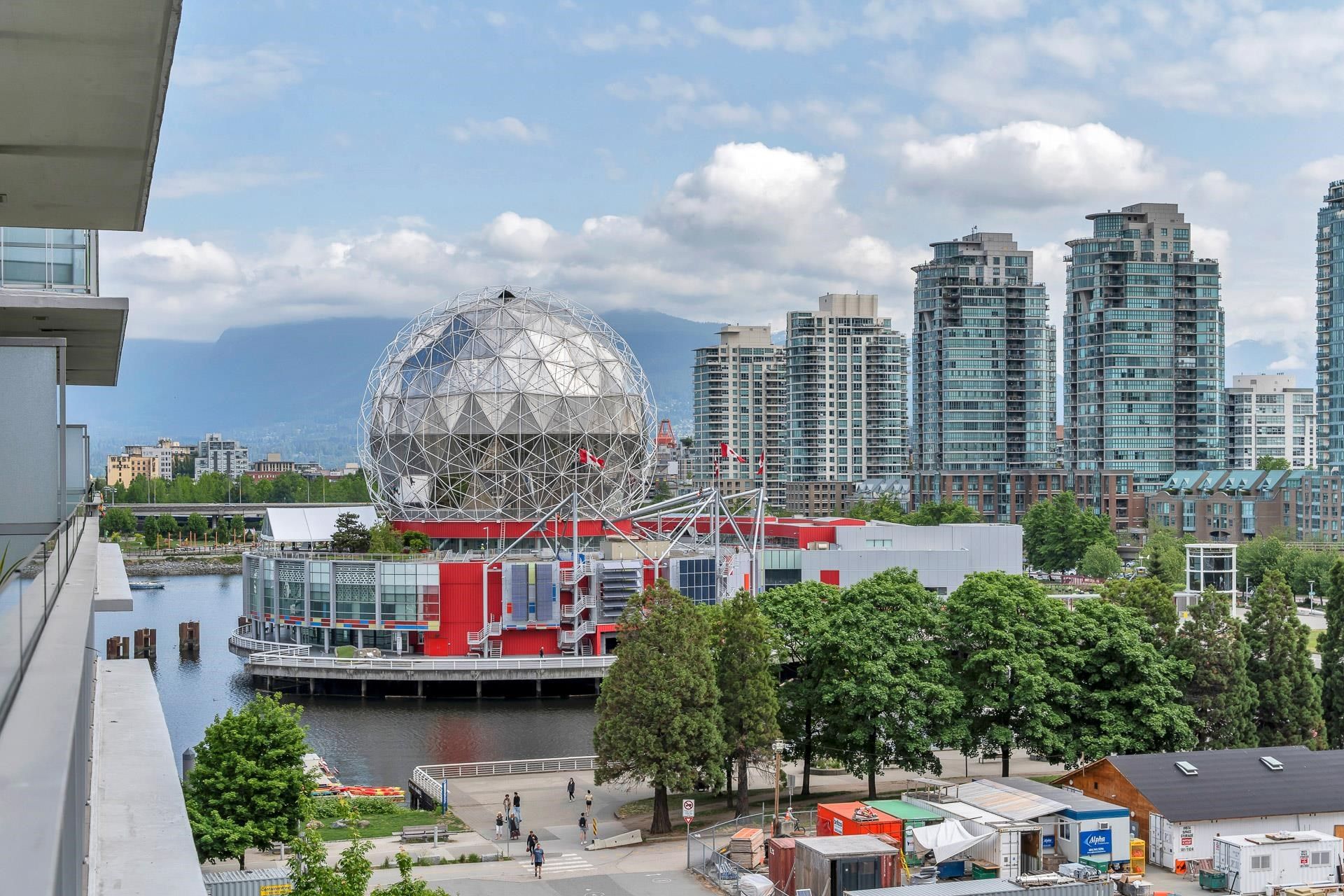 Main Photo: 708 1633 ONTARIO Street in Vancouver: False Creek Condo for sale in "KAYAK" (Vancouver West)  : MLS®# R2781206