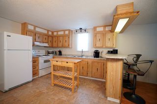 Photo 5: 9 King Crescent in Portage la Prairie RM: House for sale : MLS®# 202301663