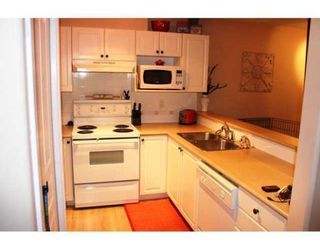 Photo 4: # 202 214 11TH ST in New Westminster: Condo for sale : MLS®# V855628
