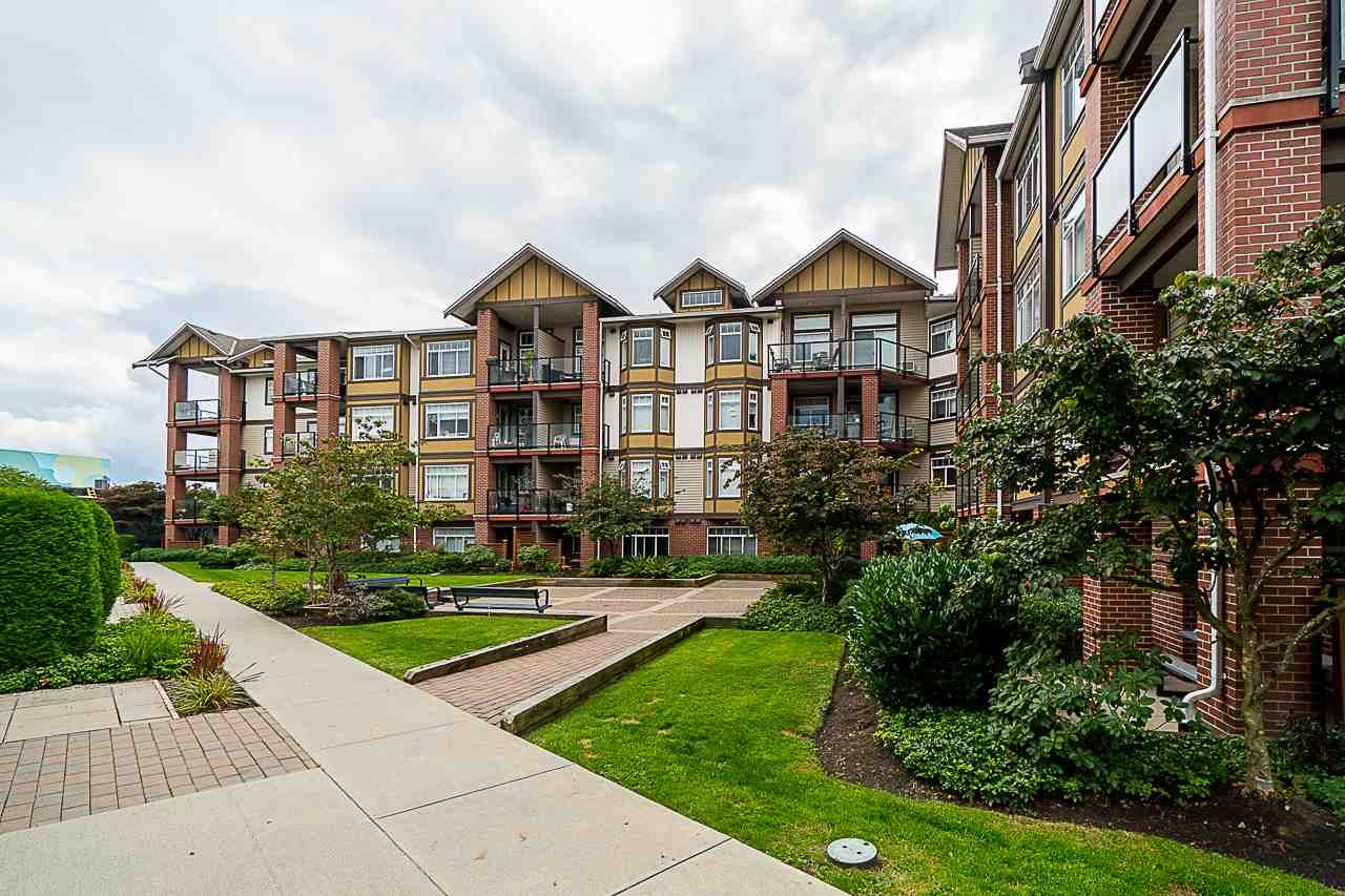 Main Photo: 132 5660 201A Street in Langley: Langley City Condo for sale : MLS®# R2502123