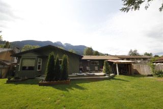 Photo 16: 41532 RAE Road in Squamish: Brackendale House for sale in "Brackendale" : MLS®# R2133343