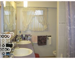 Photo 7: 4421 PRICE in Burnaby: Garden Village House for sale (Burnaby South)  : MLS®# V763163