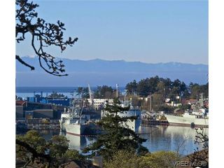 Photo 1: 16 933 Admirals Rd in VICTORIA: Es Esquimalt Row/Townhouse for sale (Esquimalt)  : MLS®# 635217